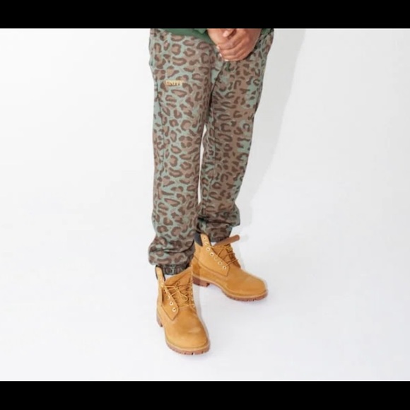 HSTRY NAS HSTRY x C2A LEOPARD UNITY & PRIDE SWEATPANTS - Limited edition! - Picture 2 of 13